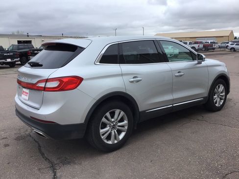 Used 2016 Lincoln MKX Premiere FWD image 4