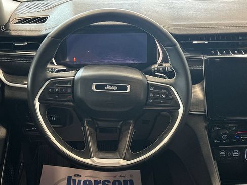 Used 2023 Jeep Grand Cherokee L Limited w/ Black Appearance Package AWD/4WD image 29