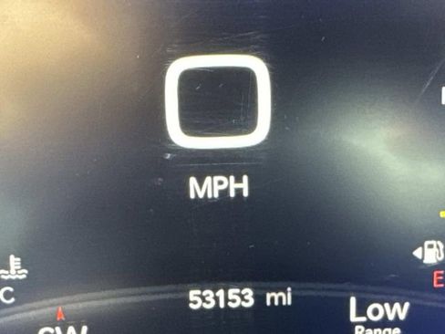 Used 2024 Chrysler Pacifica Touring-L image 20