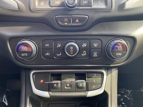 Used 2022 GMC Terrain SLE w/ Driver Convenience Package AWD/4WD image 25