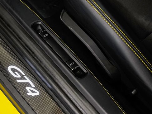 Used 2016 Porsche Cayman GT4 RWD image 22