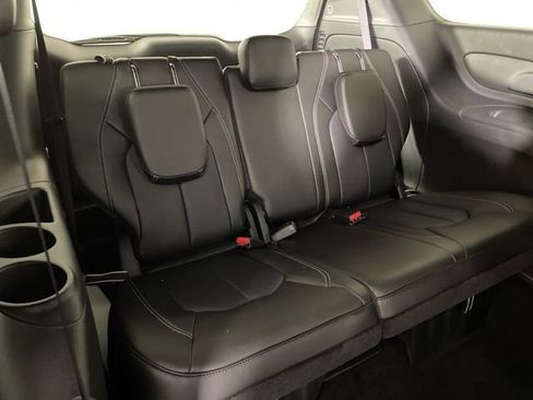 New 2025 Chrysler Voyager LX image 18