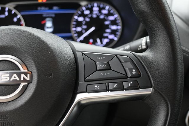 Used 2024 Nissan Sentra SV FWD image 16