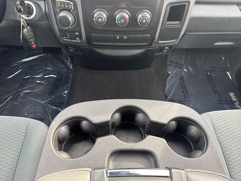 Used 2018 RAM 1500 Express AWD/4WD image 9