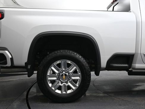Used 2025 Chevrolet Silverado 2500 High Country w/ High Country Premium Package AWD/4WD image 12