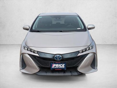 Used 2021 Toyota Prius Prime XLE image 2