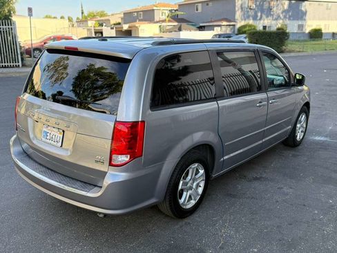 Used 2016 Dodge Grand Caravan R/T image 14