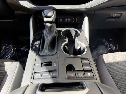 Used 2023 Toyota Highlander L image 25