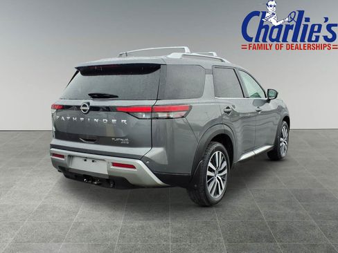 Used 2022 Nissan Pathfinder Platinum w/ Cargo Package AWD/4WD image 4