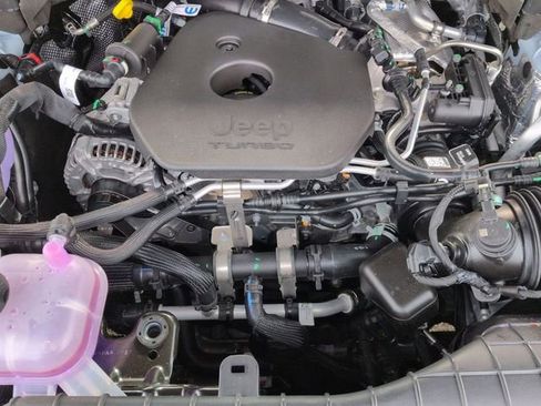 New 2026 Jeep Grand Cherokee L Laredo image 32