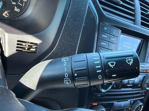 Used 2017 Ford Explorer XLT AWD/4WD image 13