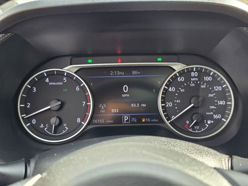 Used 2024 Nissan Sentra SV w/ SV Premium Package image 21