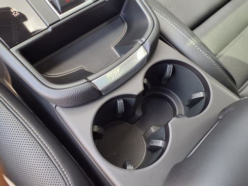 Used 2025 Porsche Macan AWD image 46