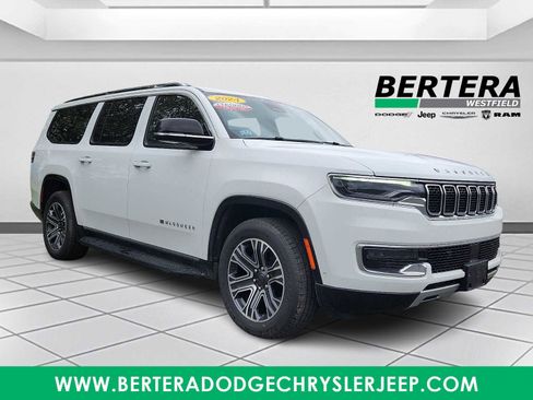 Used 2024 Jeep Wagoneer L Series II w/ Flexible Seating Group AWD/4WD image 1