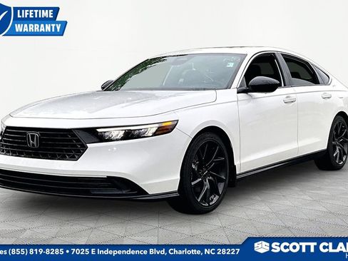Used 2025 Honda Accord Sport image 3