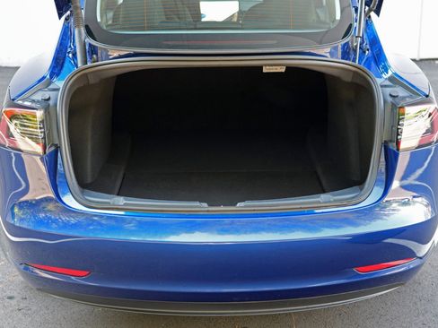 Used 2023 Tesla Model 3 Standard Range RWD image 10