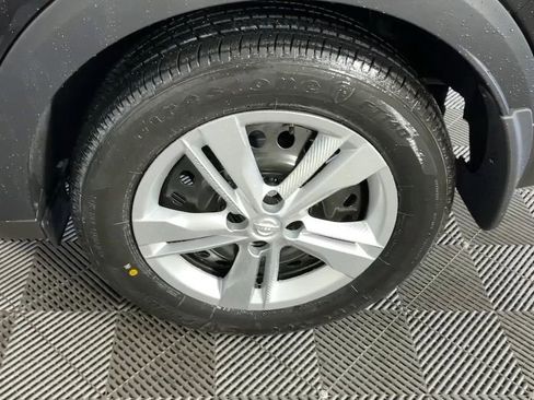 New 2025 Nissan Kicks Play S image 29