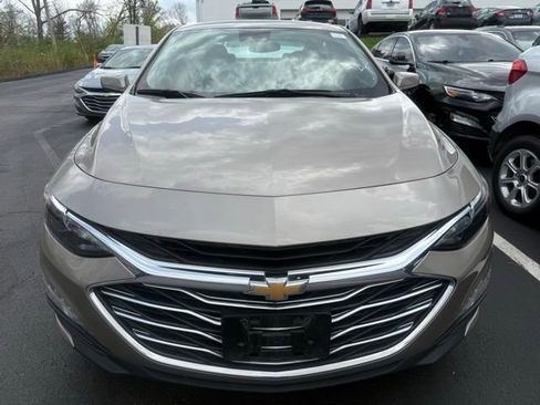Used 2023 Chevrolet Malibu LT image 2
