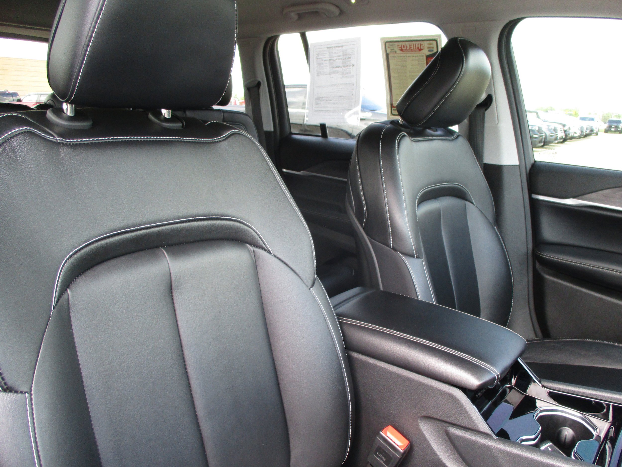 Used 2023 Jeep Grand Cherokee Limited AWD/4WD image 45