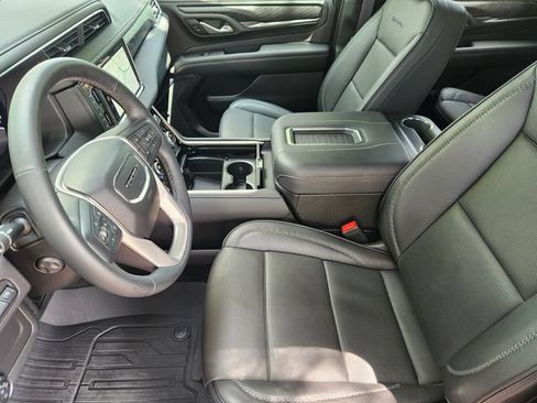 Used 2024 GMC Yukon Denali AWD/4WD image 13