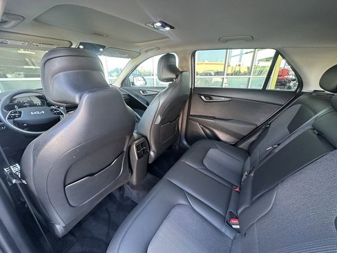 Used 2023 Kia Niro EX Touring image 39