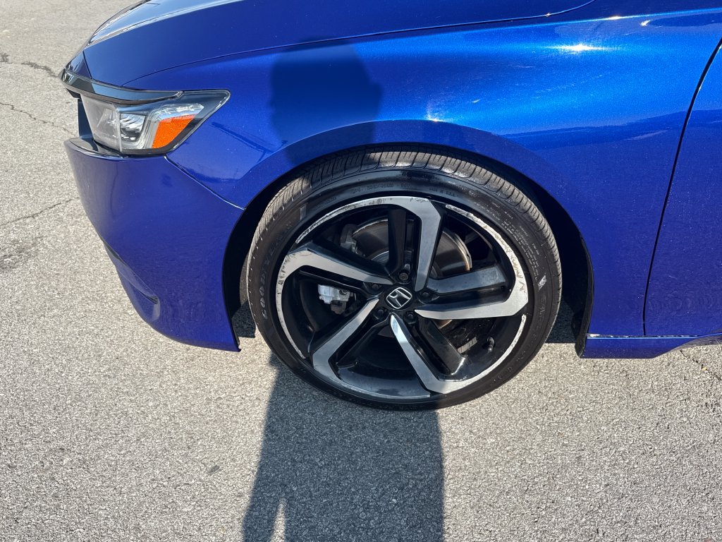Used 2018 Honda Accord Sport image 11