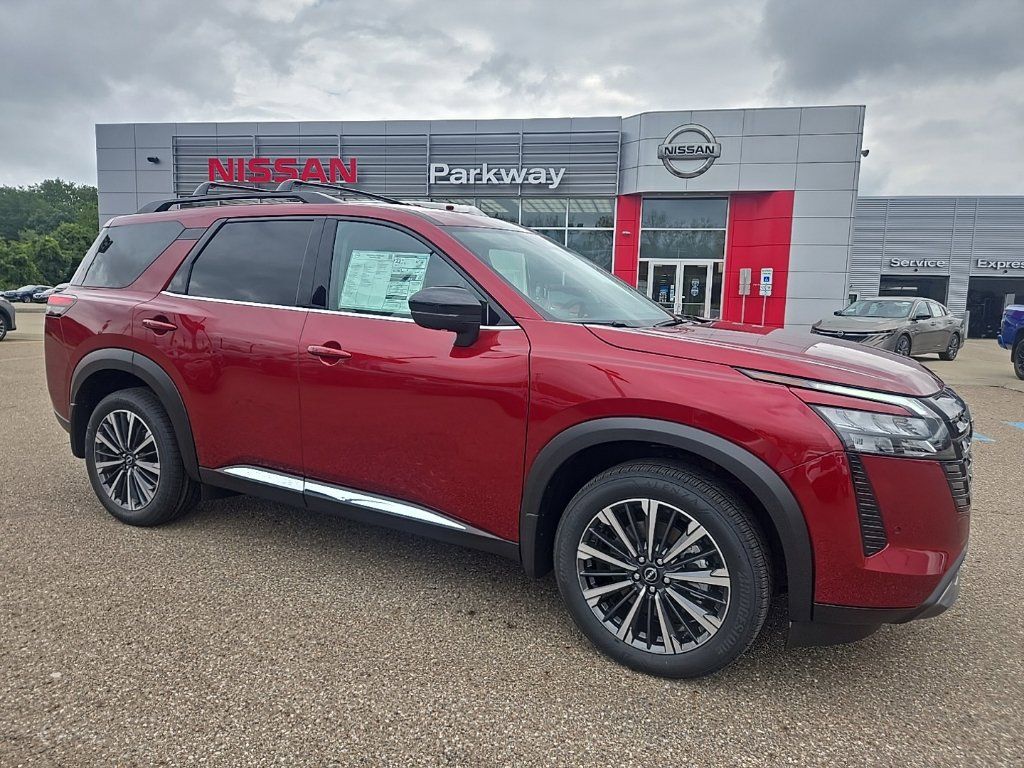 New 2026 Nissan Pathfinder Platinum w/ Accent Package AWD/4WD image 1