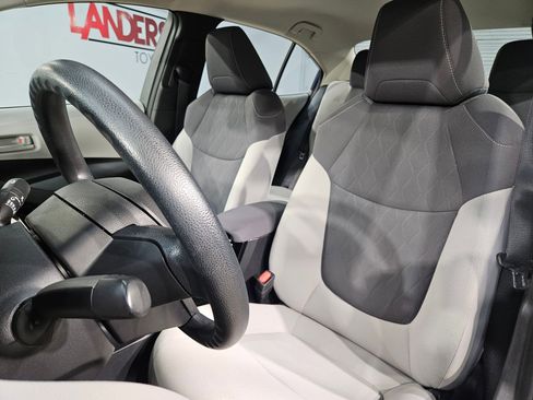 Used 2022 Toyota Corolla LE image 23