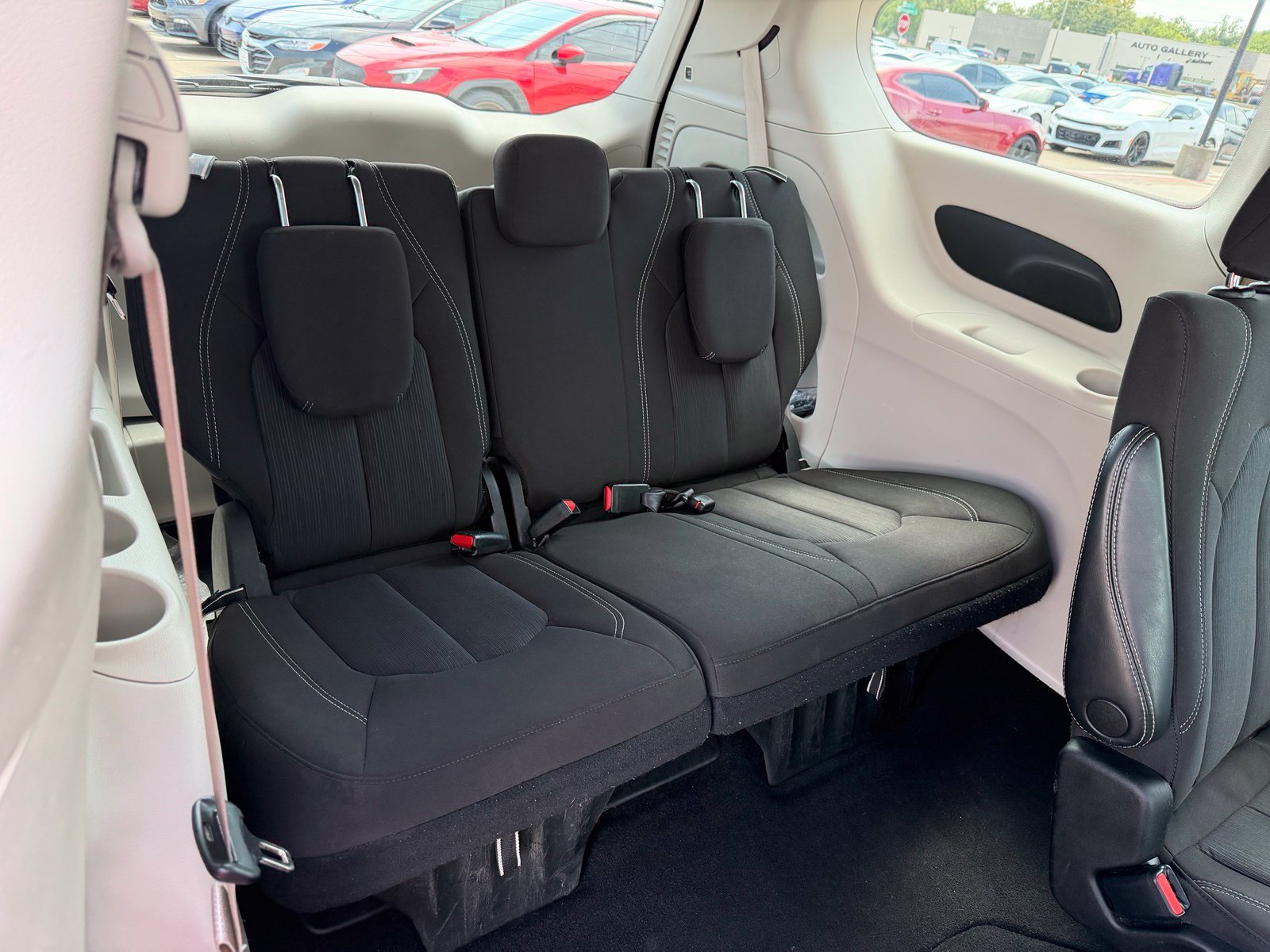 Used 2023 Chrysler Voyager LX FWD image 24
