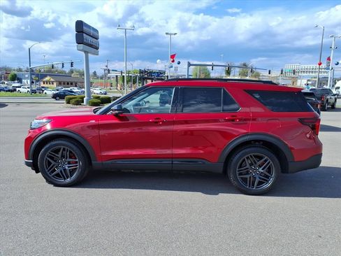Certified 2025 Ford Explorer ST-Line w/ Premium Package AWD/4WD image 2