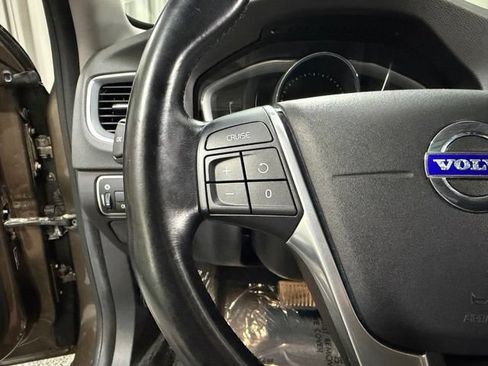 Used 2015 Volvo V60 T5 Cross Country AWD/4WD image 16