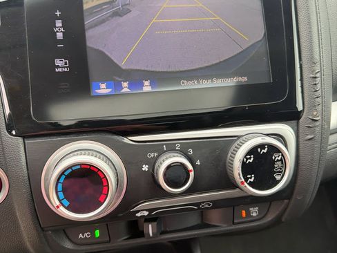 Used 2015 Honda Fit EX image 17