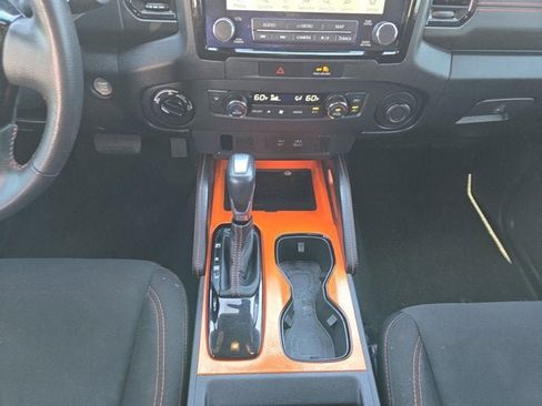 Used 2022 Nissan Frontier PRO-4X AWD/4WD image 11
