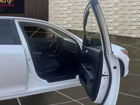Used 2016 Kia Optima LX image 12