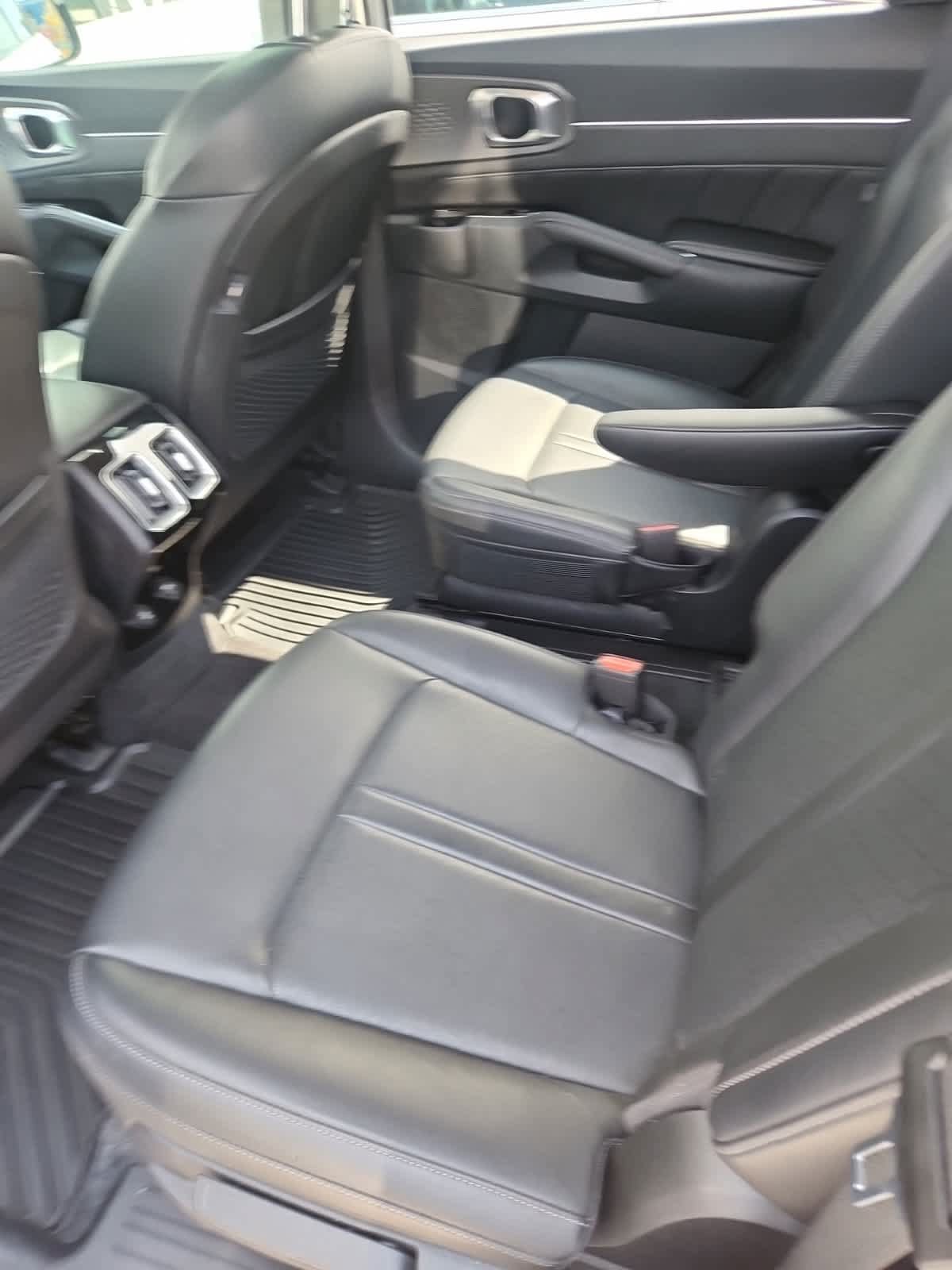 Certified 2023 Kia Sorento SX FWD image 8