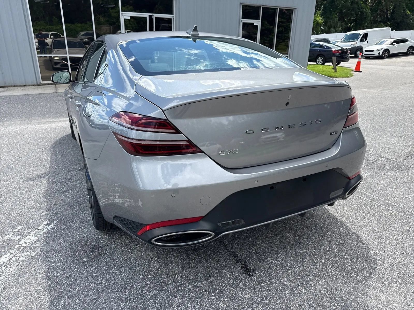 Used 2022 Genesis G70 3.3T RWD image 10