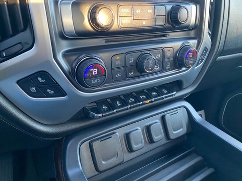 Used 2018 GMC Sierra 1500 SLT image 16