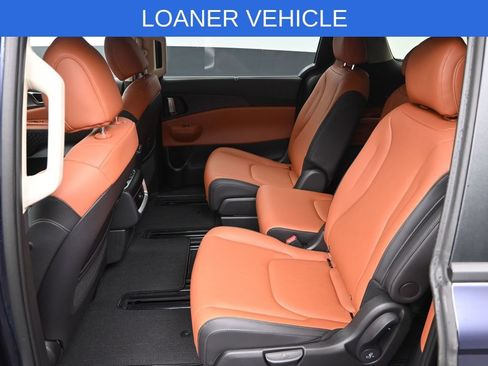 Used 2026 Kia Carnival EX FWD image 26
