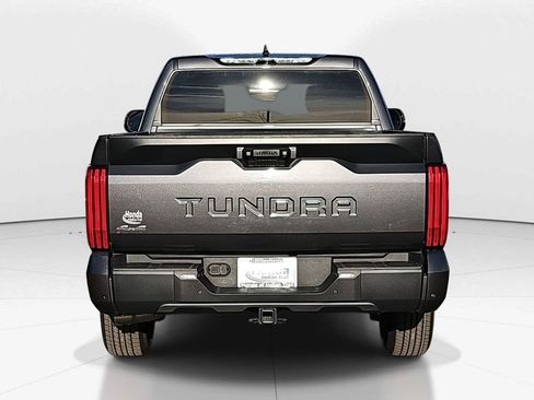 Used 2022 Toyota Tundra SR5 w/ SR5 Convenience Package image 4