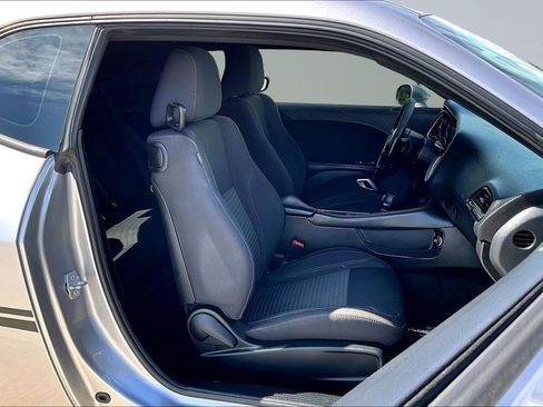 Certified 2016 Dodge Challenger SXT image 16