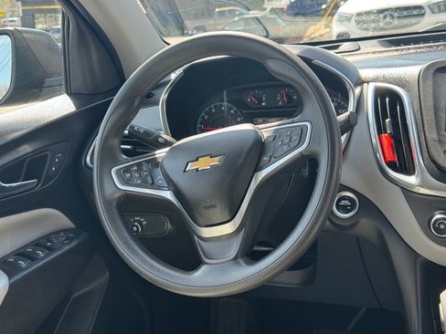 Used 2022 Chevrolet Equinox LS FWD image 17