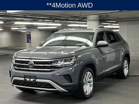 Certified 2022 Volkswagen Atlas Cross Sport SE image 3