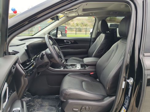 Used 2025 Kia Carnival SX Prestige FWD image 26