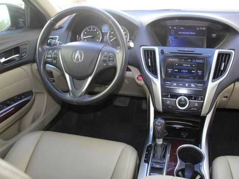 Used 2015 Acura TLX FWD image 9