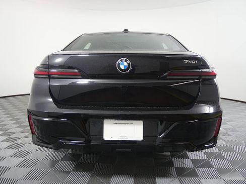 New 2026 BMW 740i w/ Premium Package image 4