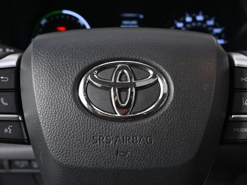 Used 2022 Toyota Sienna XLE w/ XLE Plus Package AWD/4WD image 35