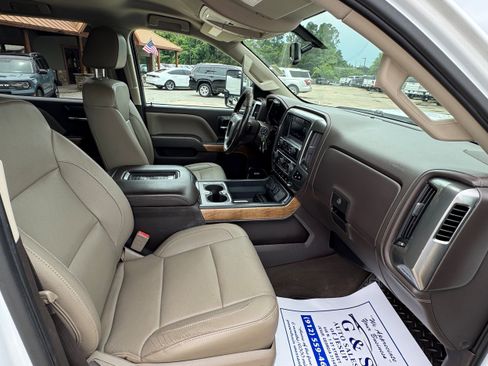 Used 2019 Chevrolet Silverado 2500 LTZ w/ Duramax Plus Package AWD/4WD image 17
