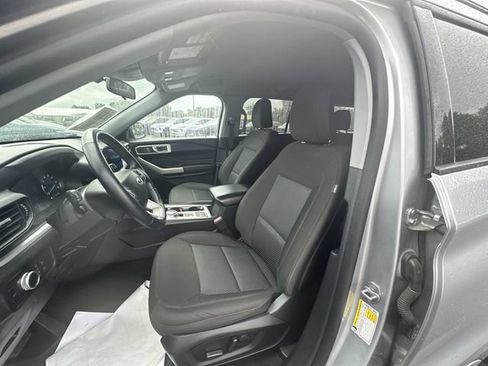 Used 2022 Ford Explorer XLT w/ Class IV Trailer Tow Package RWD image 14