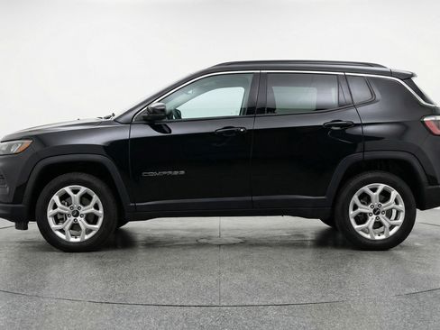 Used 2025 Jeep Compass Latitude image 5