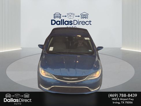 Used 2016 Chrysler 200 Limited image 3